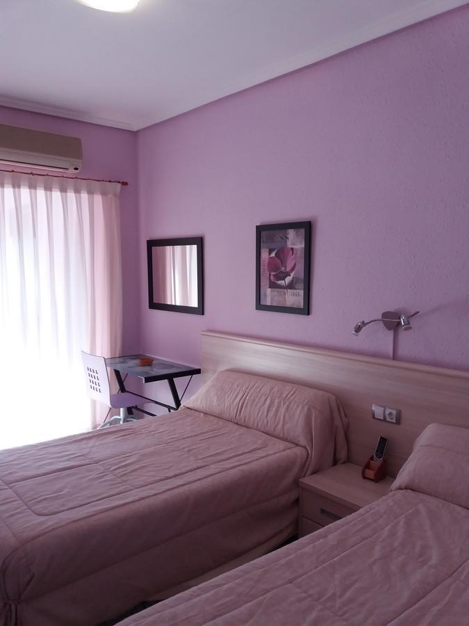 Hostal La Pilarica Paterna Szoba fotó