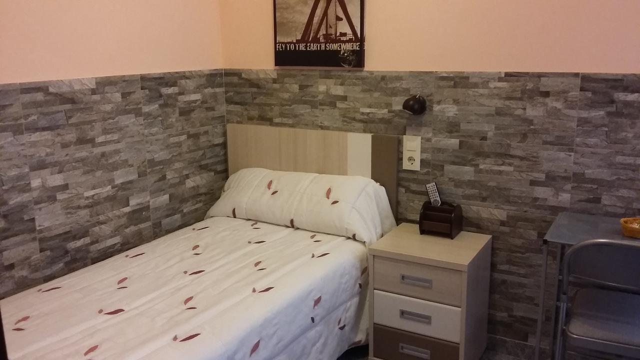 Hostal La Pilarica Paterna Kültér fotó