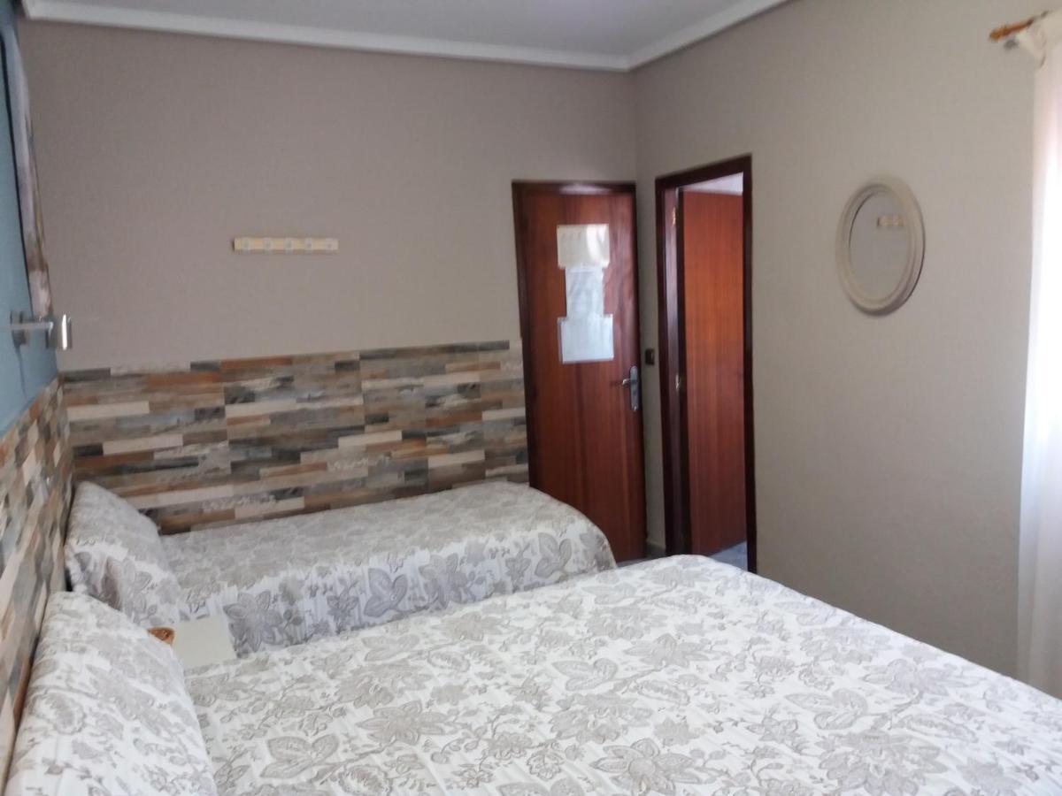 Hostal La Pilarica Paterna Szoba fotó